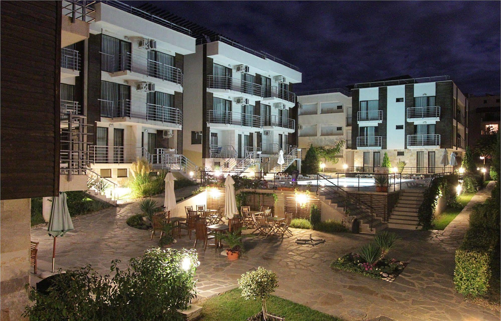 New Line Village Apartments Sunny Beach Exterior photo